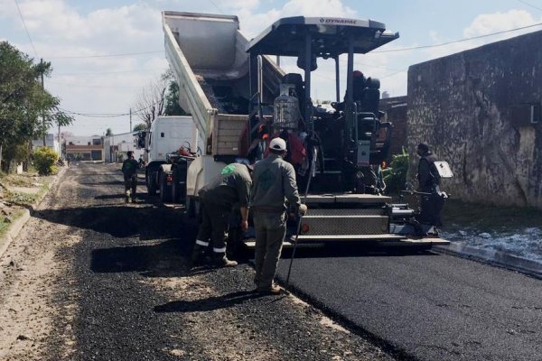 Comenzó la pavimentación de las calles del barrio Juan XXIII