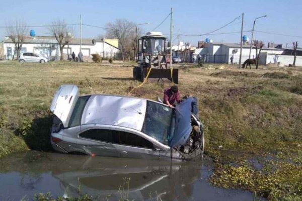 Monte Caseros: Despistó, volcó y terminó en una zanja