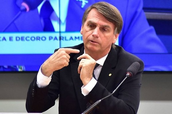 Bolsonaro amenaza a un periodista con llenarle la boca de puñetazos