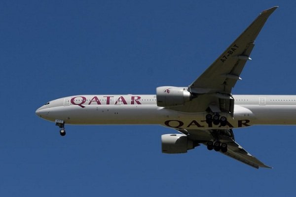 Otra aerolínea internacional abandonaría la Argentina: Qatar Airways suspendería su ruta a Buenos Aires