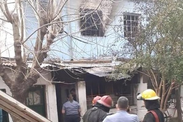Tragedia en Capital: Un hombre murió al incendiarse su casa