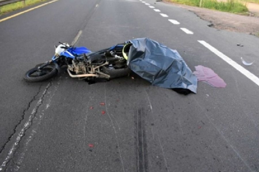 Un motociclista murió al chocar a un equino