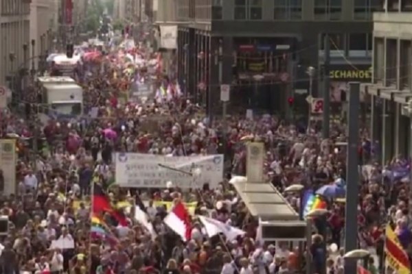 La policía alemana dispersó una manifestación anticuarentena en el corazón de Berlín