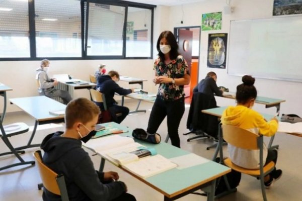 Coronavirus en Francia: Reabren las escuelas pese a tener 3 mil casos diarios