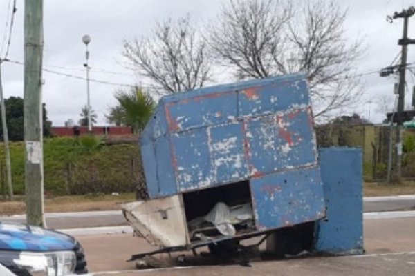 Hallaron a un hombre muerto en un carrito de comidas