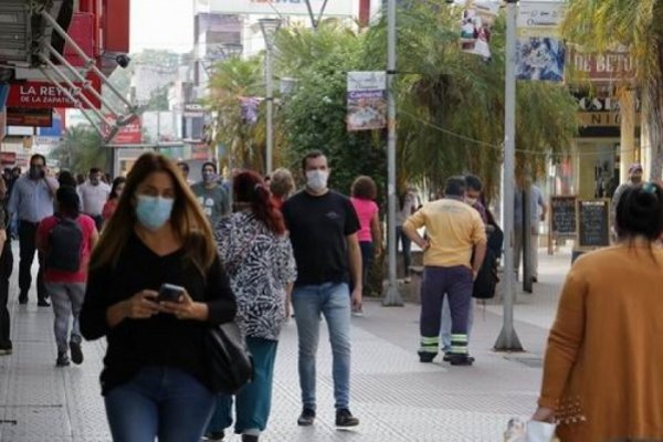 Restricciones en Capital: Sin reuniones sociales y con atención de comercios de corrido