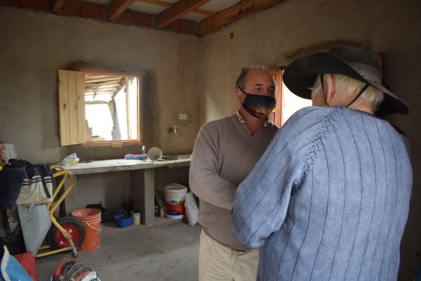 La Municipalidad reconstruye una vivienda arrasada por el fuego