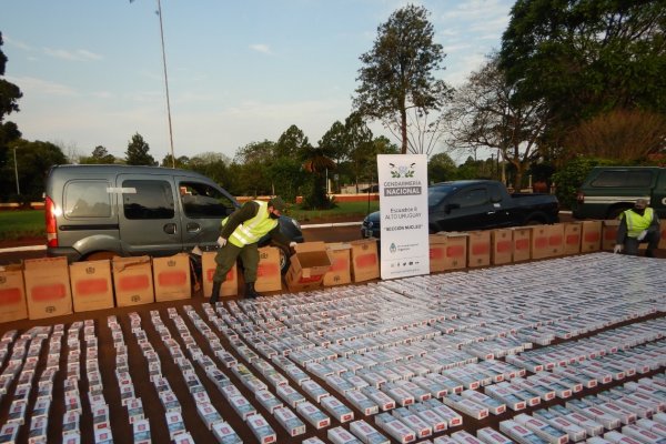 Secuestran 12.000 paquetes de cigarrillos trasladados en dos vehículos