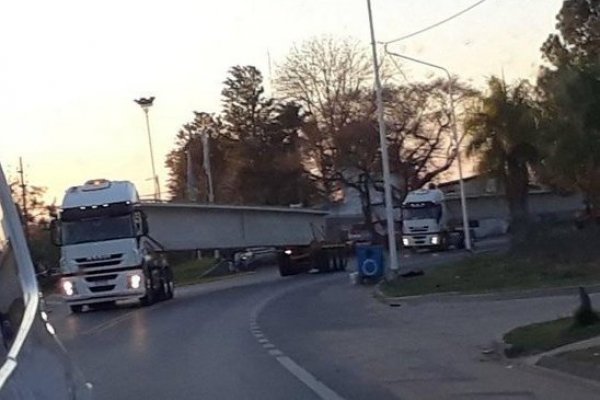 Nación envió los materiales para la reconstrucción del puente que une Goya- Esquina