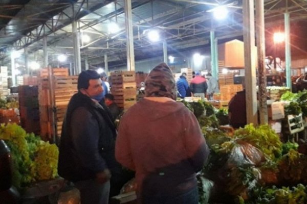 Corrientes: Puesteros del Mercado de Concentración esperan por hisopados tras un caso positivo
