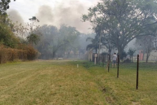 Santa Ana: Pánico en los vecinos de un barrio privado por los incendios