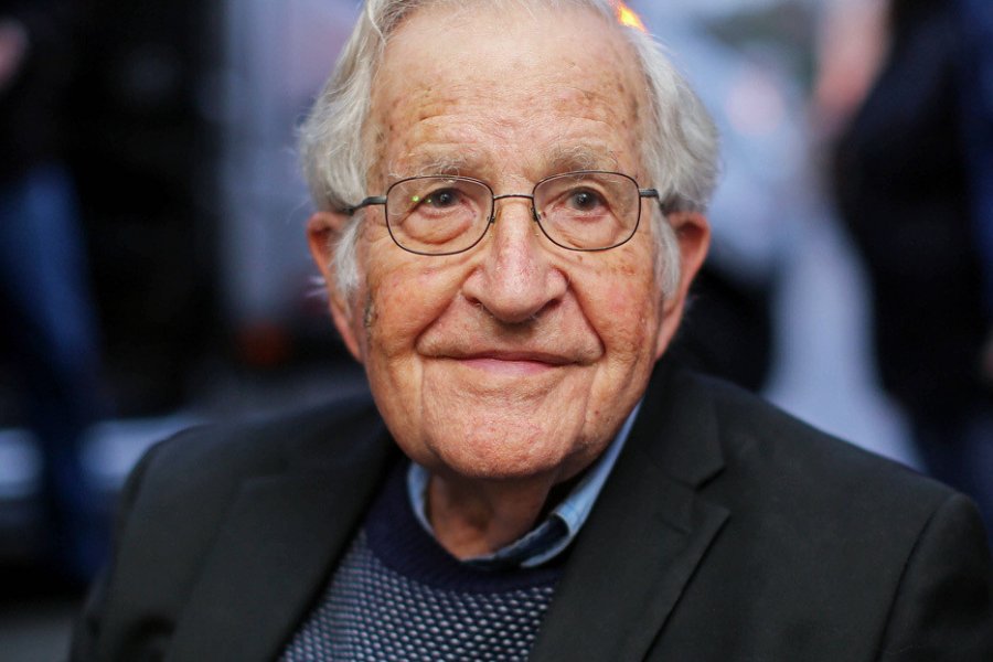 Noam Chomsky advierte sobre un riesgo de extinción humana mayor que nunca