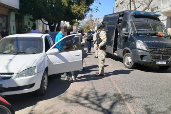 Allanamientos y detenciones: Funcionario policial lesionado tras intervenir en un intento de fuga