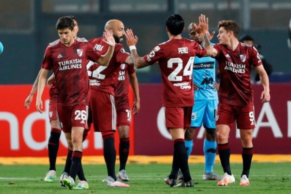 River goleó a Binacional y quedó cerca de los octavos de final