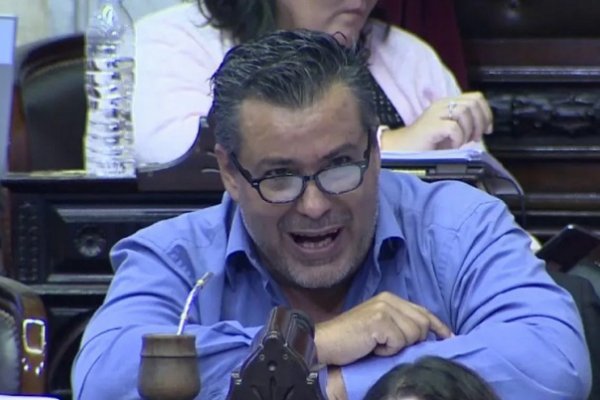 Tras el escandalo, presentó la renuncia el diputado Juan Emilio Ameri