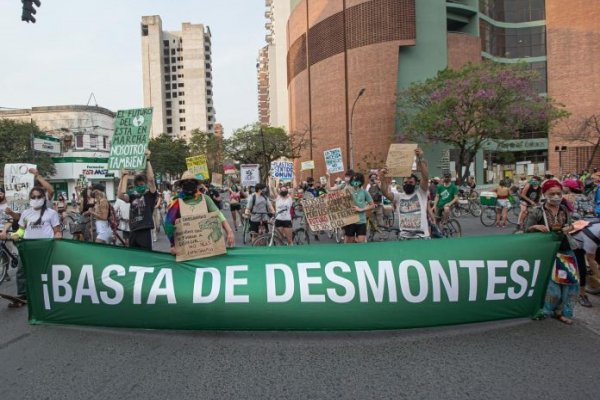 Con una bicicleteada, ambientalistas pidieron que se frenen los desmontes en el Chaco