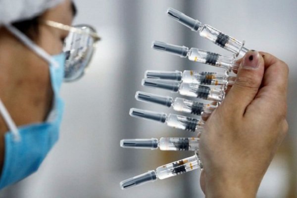 En China, miles de personas reciben vacunas contra la COVID-19 que no han sido probadas