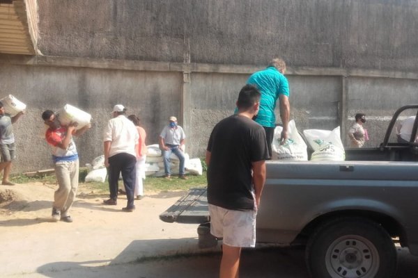 La asistencia alimentaria para ganado llegó a los pequeños productores de San Luis del Palmar