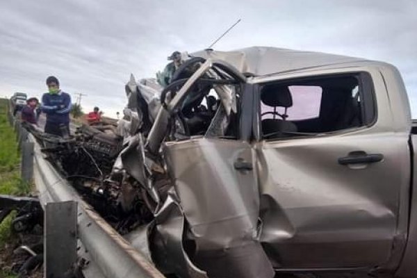 Un muerto tras choque frontal entre un camión de caudales y una camioneta en El Sombrero