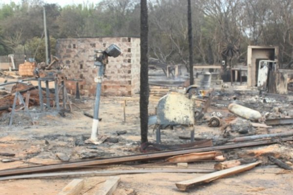 El Invico construirá viviendas para las familias que perdieron todo en los incendios