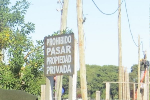 Costanera: Volvieron a colocar el cartel a una obra que había sido paralizada