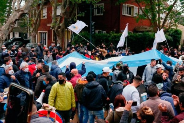 Marcha en apoyo a Alberto Fernández en Olivos