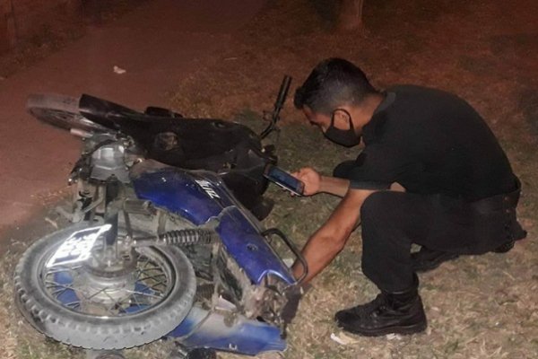 Policía de franco evitó un robo al chocar a los motochorros