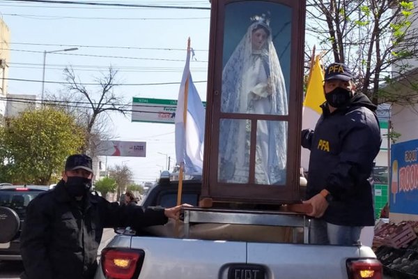La Policía Federal recibió la imagen de la Virgen del Rosario