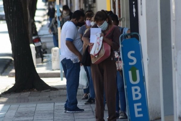 Prohiben el cobro de plus en recarga de SUBE y telefonía