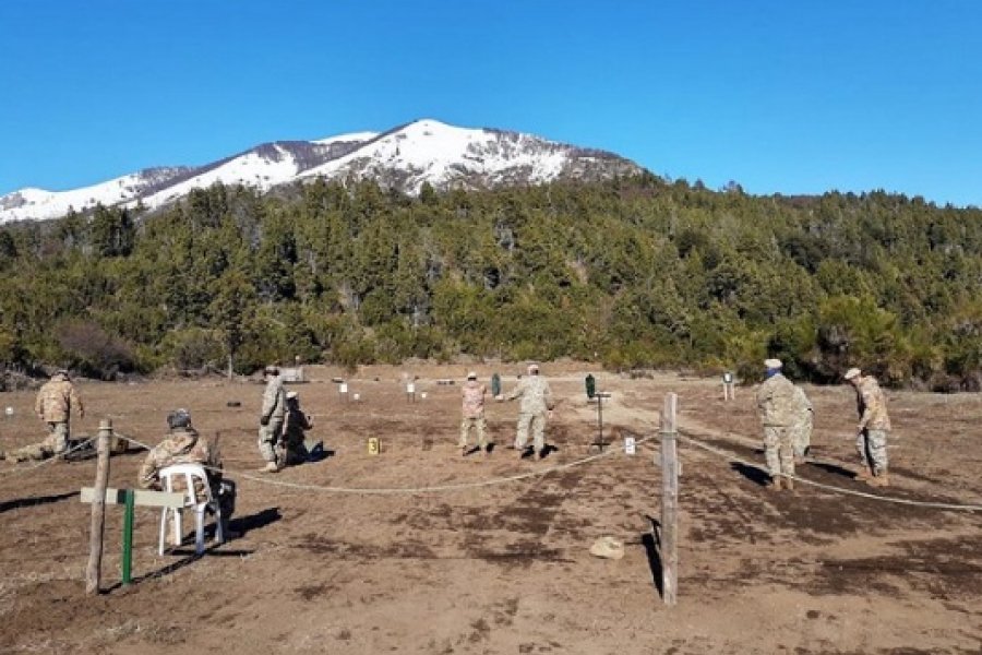 Una comunidad de mapuches ocupó un terreno del Ejército en Bariloche
