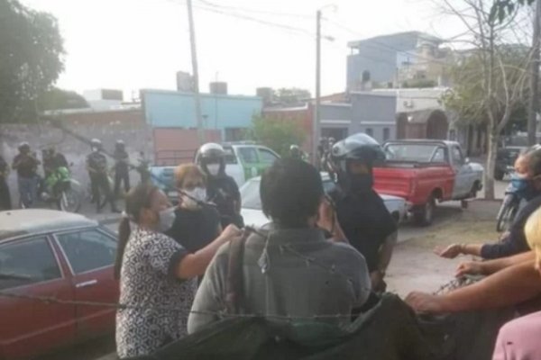 Tensión por el desalojo de una familia en el barrio San Benito