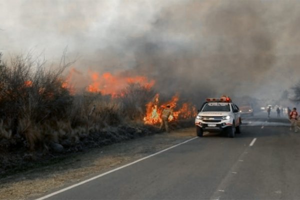 Más de 50 personas fueron evacuadas por un incendio en el suroeste de Córdoba