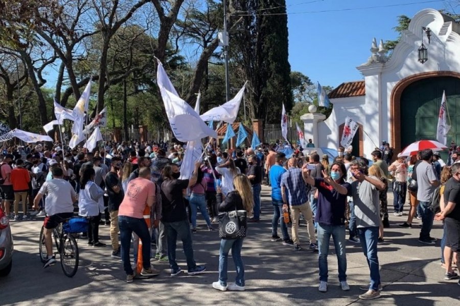 Marcha en Olivos en apoyo al presidente Alberto Fernández