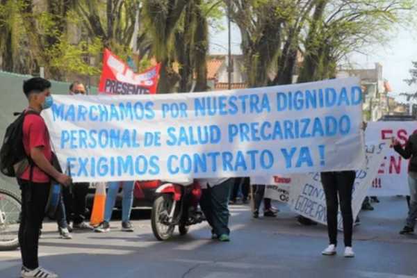 Personal sanitario vuelve a manifestarse por mejoras