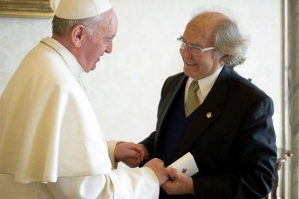 El Papa saludó a Pérez Esquivel por el aniversario del Nobel de la Paz