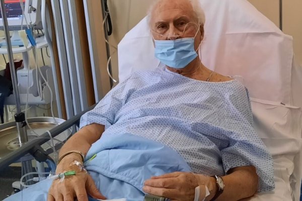 Pino Solanas dio positivo por Covid-19 y está internado en París