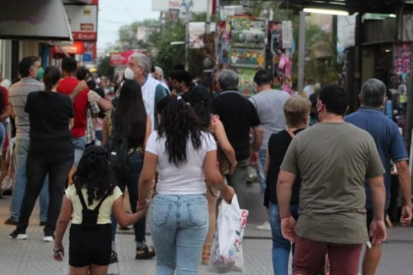 Intenso movimiento comercial y leve repunte de ventas por el Día de la Madre en Corrientes