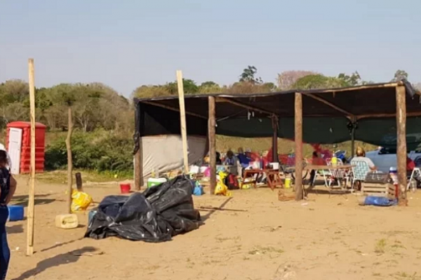 Dolor y desconcierto a un mes del naufragio en el río Paraná