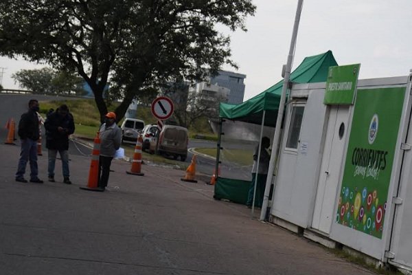 Grave: Corrientes cobra hisopados a chaqueños pero no los hace en la bajada del puente