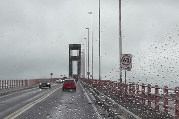 Al reclamo de apertura del puente se sumará el cobro de hisopados no hechos