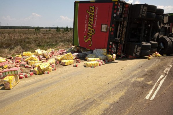 Volcó un camión con más de 25 toneladas de yerba