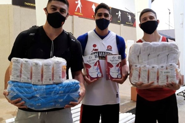 Jugadores de San Martín entregaron mercaderías al merendero “Por una Sonrisa”