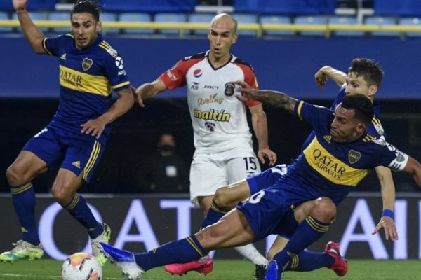 Boca goleó a Caracas y sumó más que River