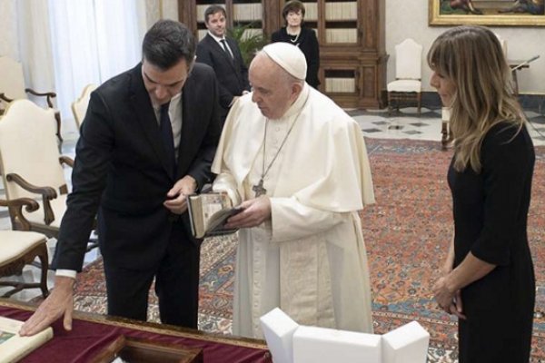 Las ideologías sectarizan y deconstruyen la patria, dice el Papa al presidente de España