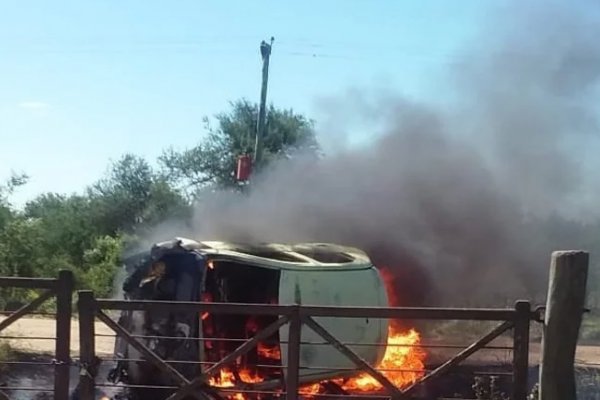 Un hombre resultó herido tras chocar e incendiarse su auto