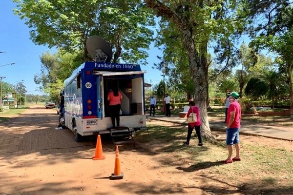 El Banco Móvil inició su recorrido por el interior