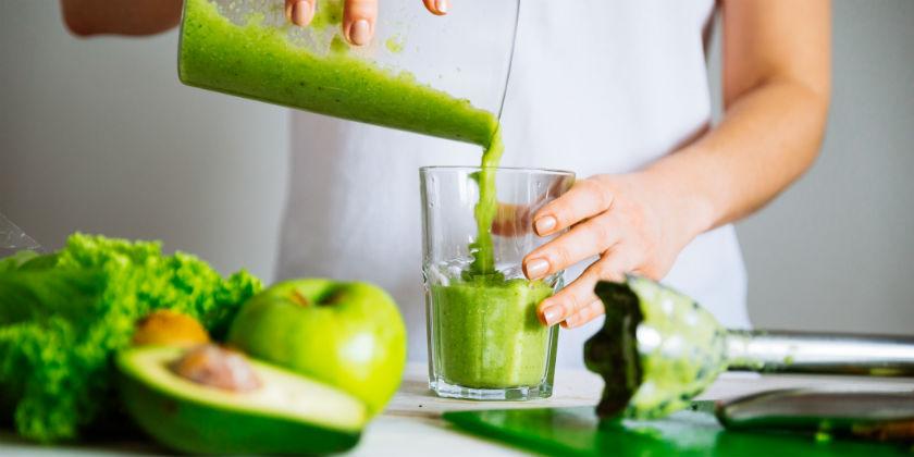 Este zumo o smoothy es un buen tentempi&eacute; antiinflamatorio por su contenido en aguacate. Adem&aacute;s, es una forma sencilla de tomar frutas.
