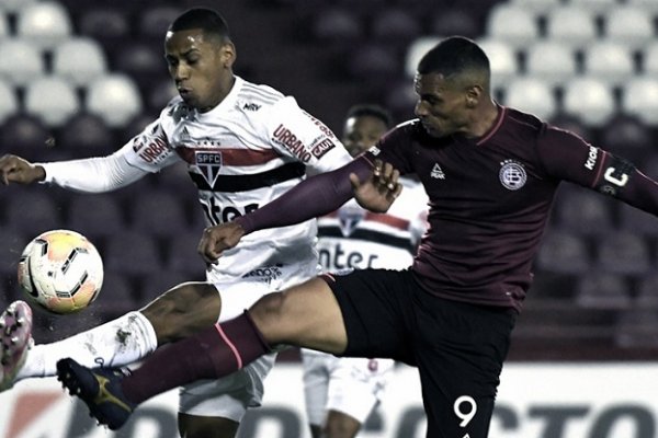 Lanús visita a San Pablo en busca de un lugar en los octavos de final