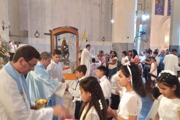 Primeras Comuniones en la Basílica con estricto protocolo