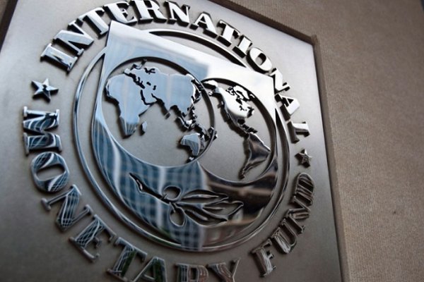 El martes llega al país una misión del FMI para iniciar negociaciones formales por un nuevo programa